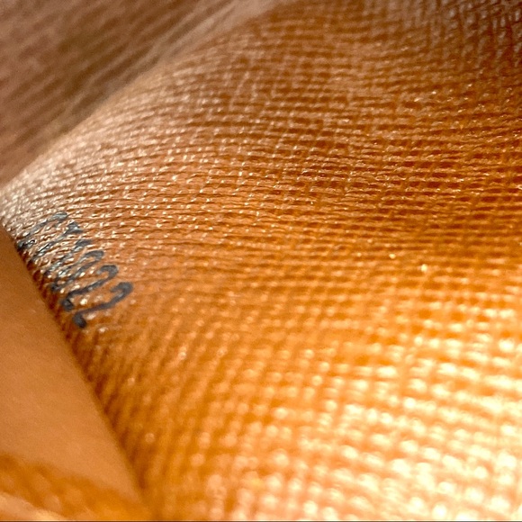 LOUIS VUITTON MONOGRAM 6 KEY HOLDER HOOK POUCH WALLET - Picture 6 of 7